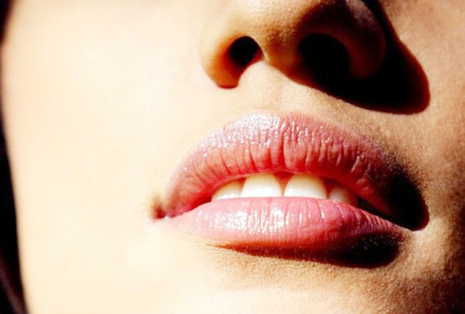 Bibir Hitam akibat Merokok, Ini Cara Mengatasinya