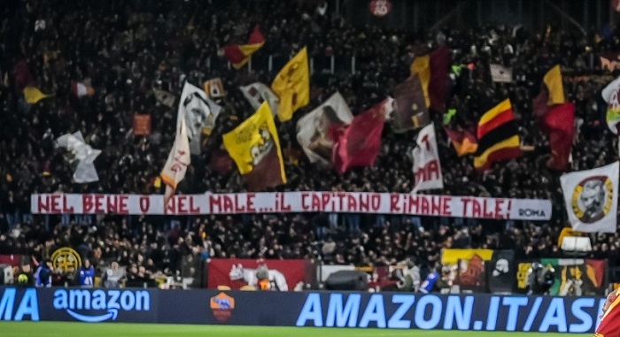 Pesan Curva Sud AS Roma untuk Pellegrini: ‘'Di Saat Baik dan Buruk, Kapten Tetap Menjadi Kapten'