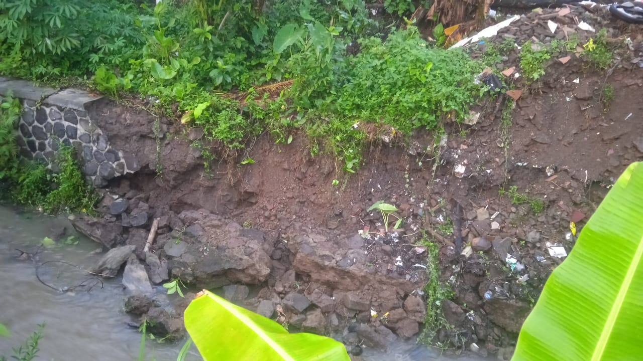 2 TPT di Kota Tasikmalaya Longsor, Banjir Rendam 6 Rumah