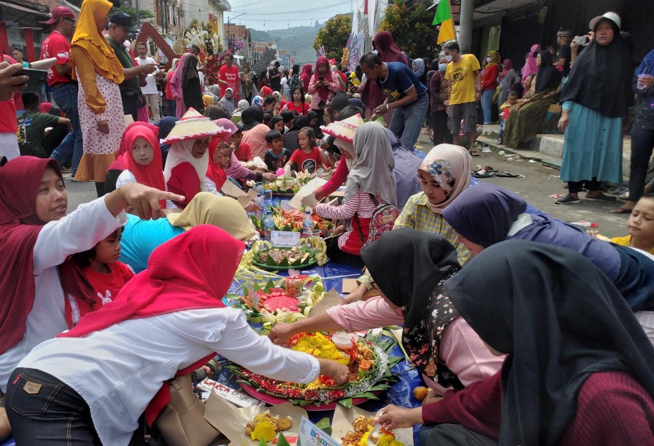 Warga Jadimulya Kota Banjar Gelar Hajat Lembur Meriahkan HUT Kemerdekaan ke-77 RI