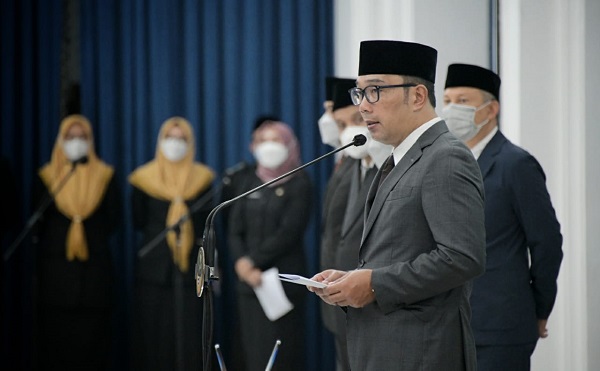 Penyederhanaan Birokrasi, Ridwan Kamil Lantik 864 PNS dalam Jabatan Fungsional