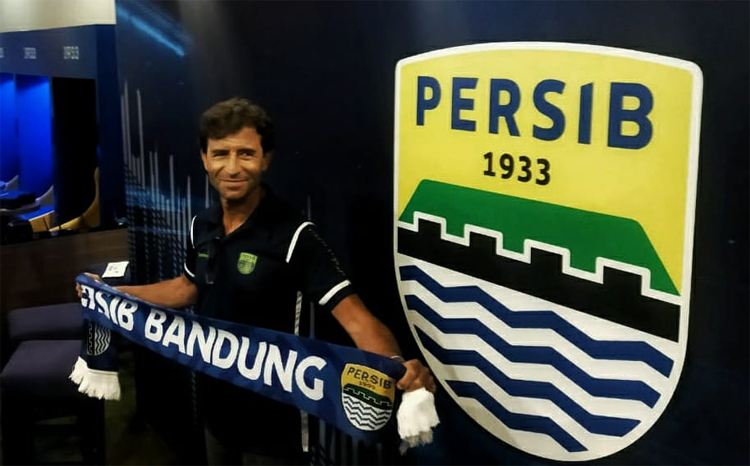 Sebegini Durasi Kontrak Luis Milla di Persib Bandung