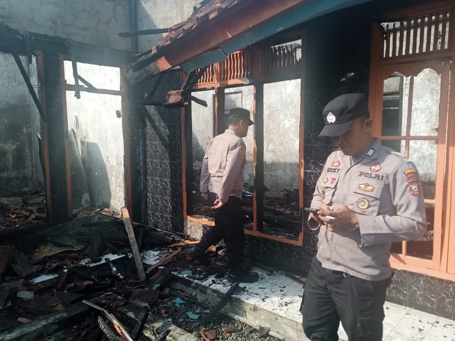 Rugi Rp 300 Juta! Rumah Pengusaha Mendong Tasikmalaya Dilahap Api Diduga Akibat Korsleting Listrik 
