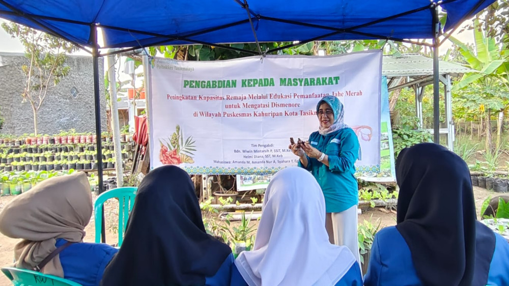 Edukasi Pemanfaatan Jahe Merah untuk Redakan Nyeri Haid pada Remaja di Tasikmalaya