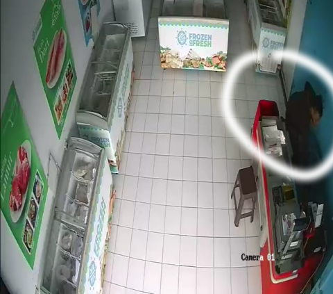 Aksi Komplotan Pencuri Hape di Tasikmalaya Terekam CCTV, Emak-Emak Mengecoh dan Seorang Pria Jadi Eksekutor