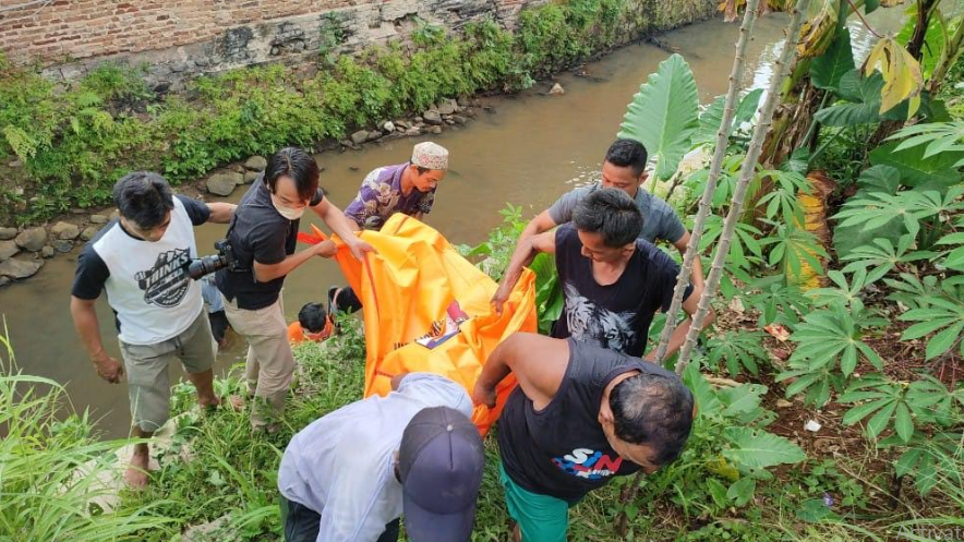 Wanita Lansia Ditemukan Tewas di Sungai Cipaingan Ciamis, Hilang Sejak Jumat