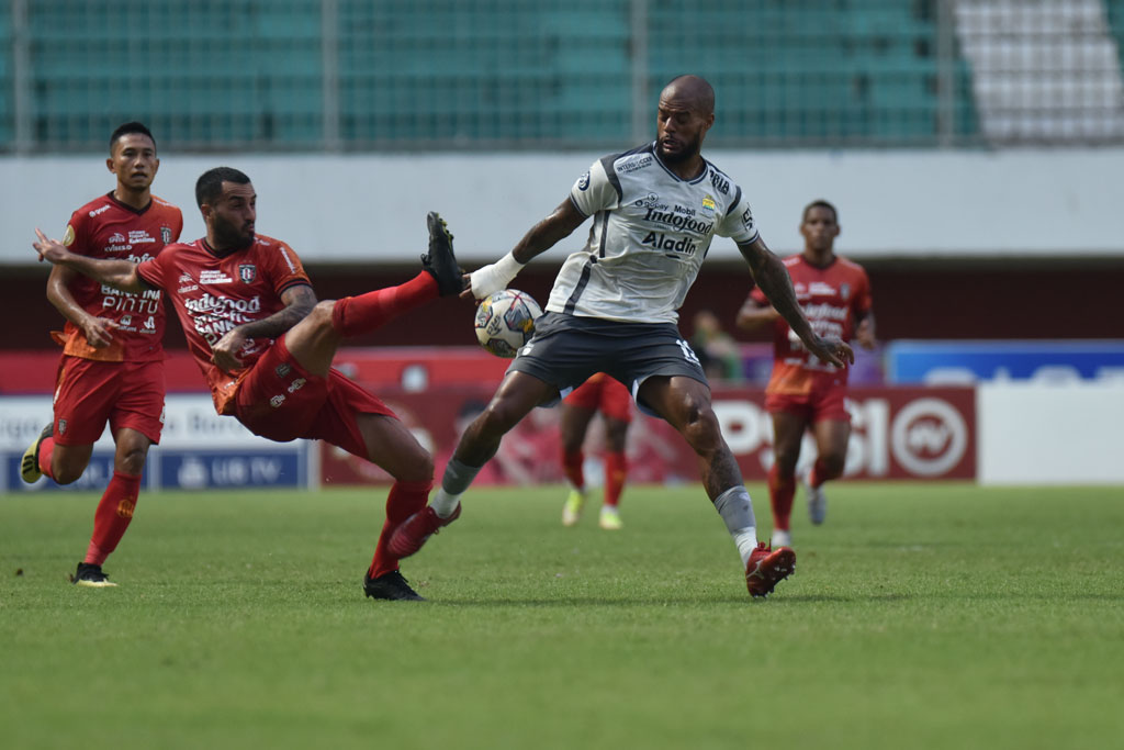 REKOR BARU PERSIB, Ketenangan Luis Milla Bawa Persib 15 Pertandingan Tak Terkalahkan, Kalau Bali United?