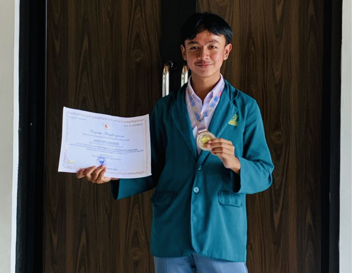 Keren Siswa dari Tasik Ini Lolos IPB Tanpa Tes, Berbekal Sertifikat Fiksi sebagai Peraih Medali Perak