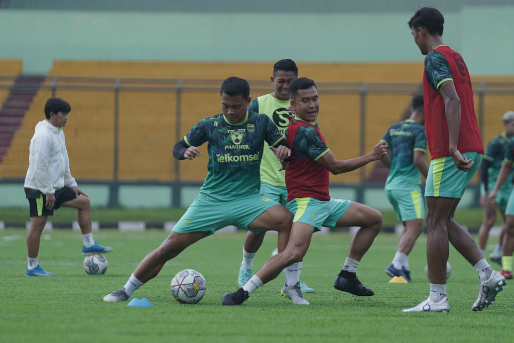 Bismillah 3 Poin, Pesan Bobotoh ke Luis Milla Jelang Persib vs Madura United: Cemas Soal Pemain Timnas