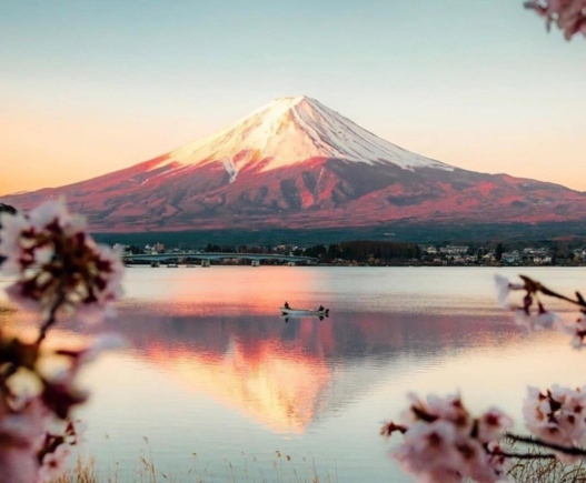 Gunung Fuji Meletus Hari Ini di Masa Lalu