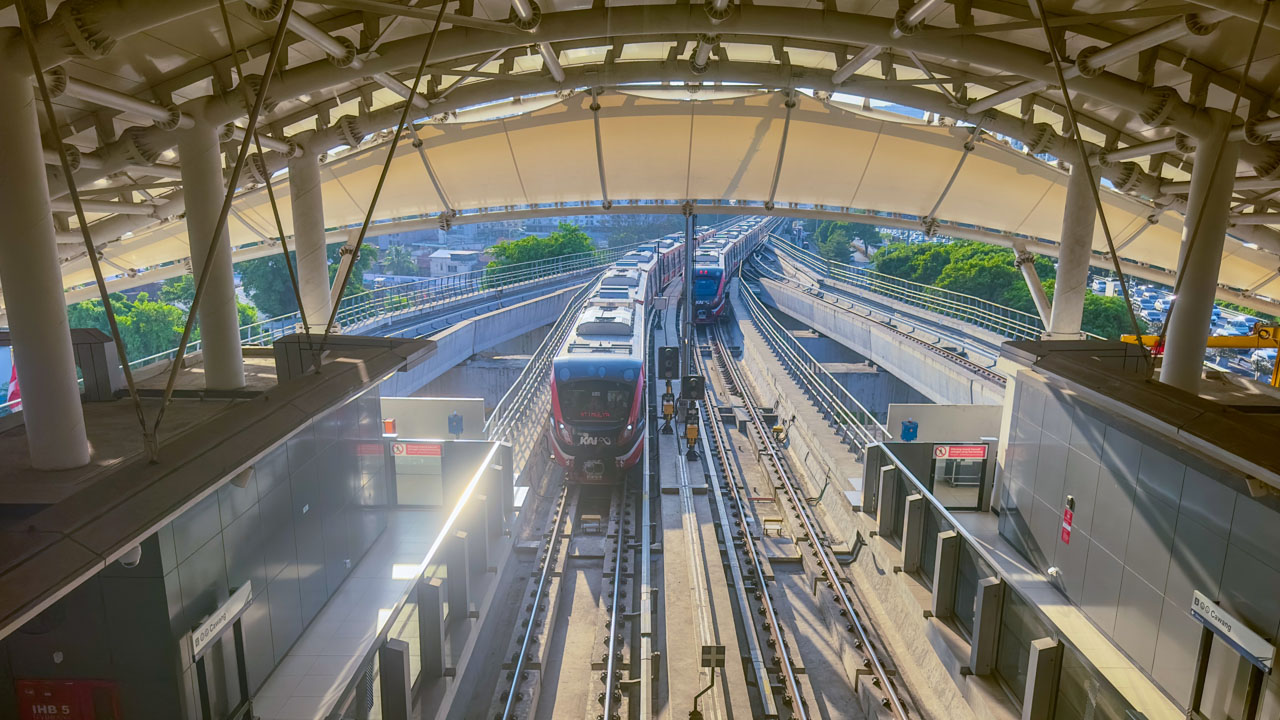 Tiket Kereta Diskon Nataru, LRT hingga KA Bandara Lebih Murah untuk Liburan Akhir Tahun