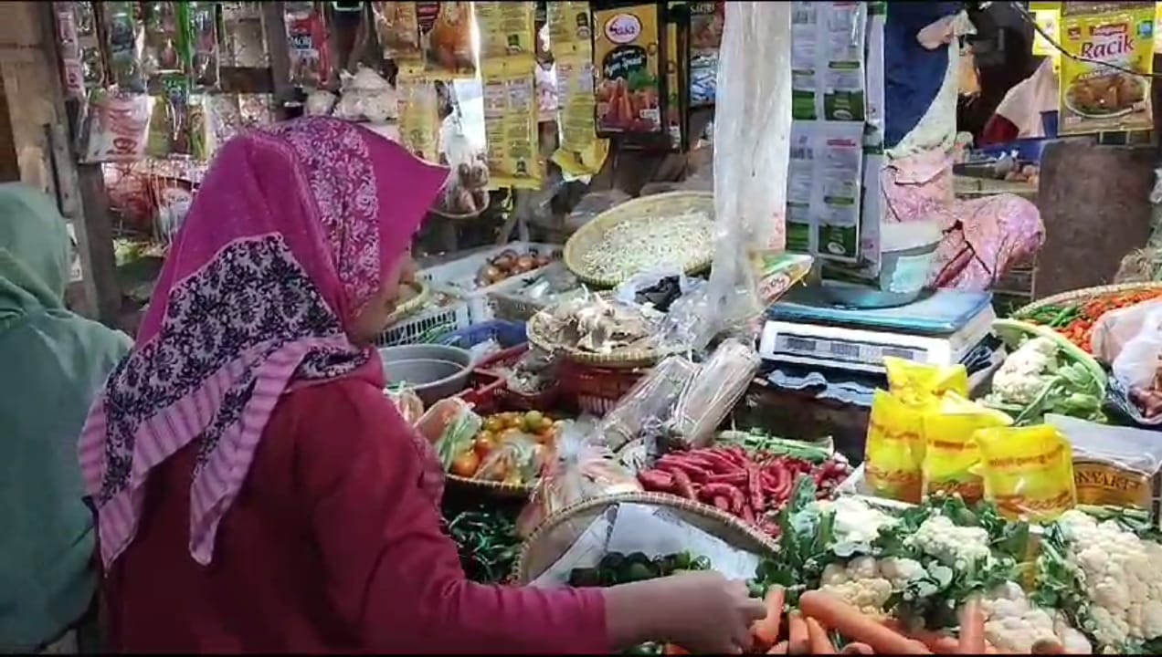 Tahun Baru, Harga Sembako Naik 100 Persen di Tasikmalaya, Minyak Kita Sulit Didapatkan