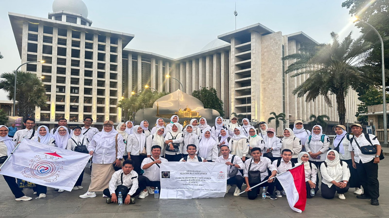 Honorer R4 Kota Tasikmalaya Geruduk Istana Merdeka, Tuntut Diangkat Jadi PPPK Paruh Waktu Akhir Tahun ini