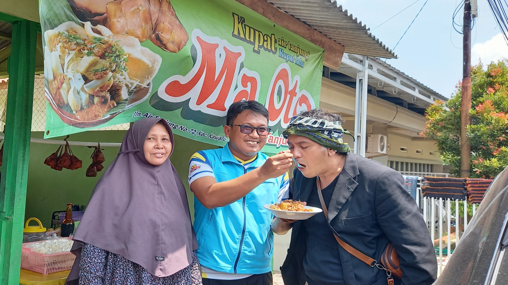 Promosi UMKM Melalui Kuliner Khas Kota Tasikmalaya: Diky Chandra Kenalkan Kupat Tahu Tanjung