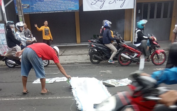 BREAKING NEWS: Pagi Ini, Pengendara Motor Bebek  Tewas Terlindas Truk Semen di Jalan SL Tobing, Tasikmalaya