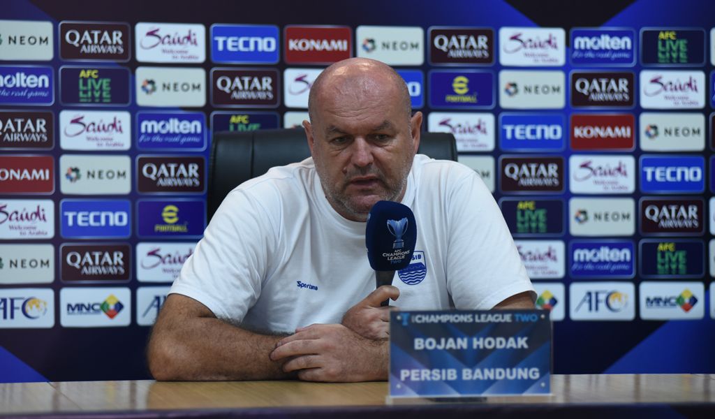 Bojan Hodak Pastikan 4 Pemain Persib Absen Lawan Zhejiang FC di ACL 2 Malam Ini