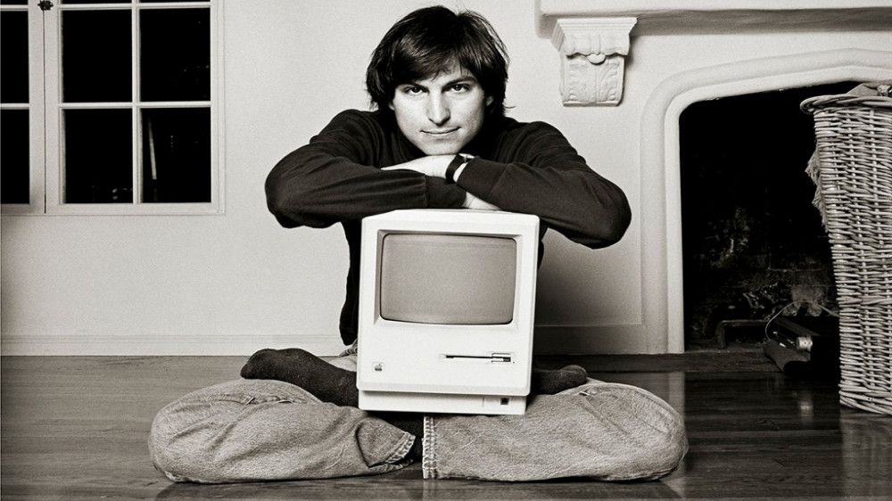 Dari Hari Guru Sedunia, Hari TNI, hingga Kenangan Steve Jobs