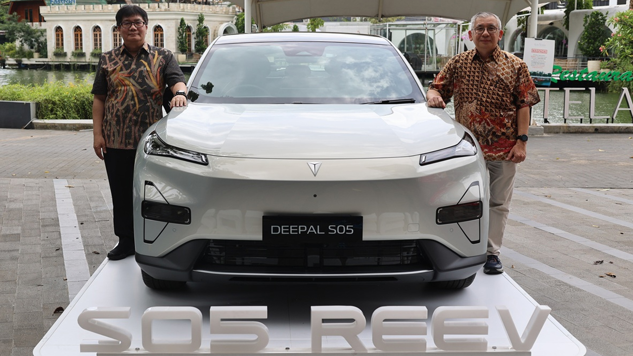 Mobil BBM di Indonesia Mulai Terdesak Gegara Tren EV Melejit 2026