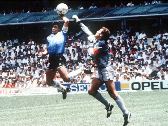 Daftar Keputusan Wasit Terburuk dalam Sejarah Piala Dunia: Gol Tangan Tuhan Maradona Jadi Juara 