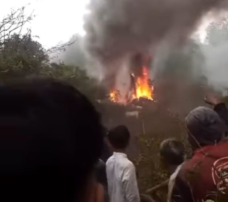INNALILLAHI! Helikopter Jatuh dan Terbakar di Dekat Perkebunan Teh Rancabali Bandung, Nasib Crew Pesawat?