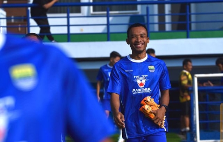 Profil Robi Darwis: Pemain Muda Persib yang Dipanggil Timnas untuk Piala AFF 2024