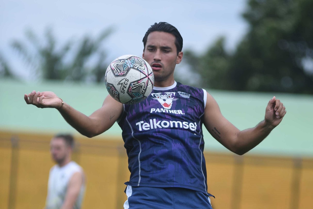 TEKAD PEMAIN PERSIB: Obati Kekalahan dengan Kemenangan, Ezra Walian Fokus Hadapi RANS Nusantara FC