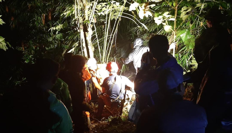 3 Orang Tewas, Mobil Boks Terjun ke Jurang di Kamojang Garut