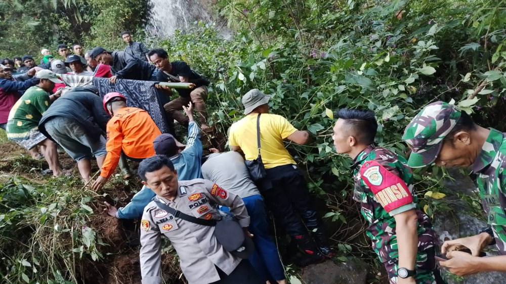Dua Pelajar Tenggelam di Sungai Leuwibeber Tasikmalaya, Walaupun Sempat Diselamatkan Teman