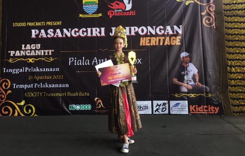 Semangat Dhelia di Seni Tradisional, sampai Ikut Lomba Jaipongan ke Bandung 