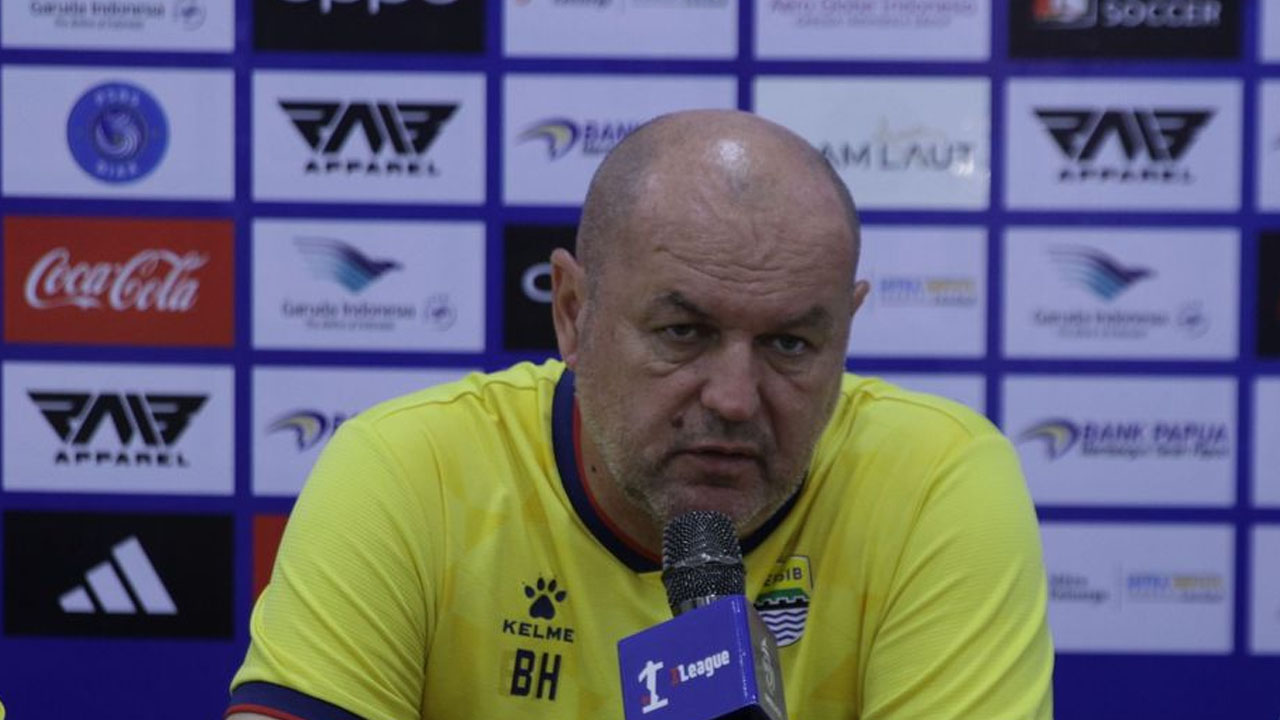 Pesan Pelatih Chelsea Kenneth John Shellito Bagi Bojan Hodak di Ruang Ganti Persib Bandung