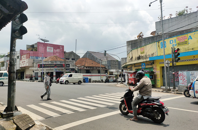 DPRD Meminta Plang Petunjuk Jalan di Ciamis Jadi Sumber PAD