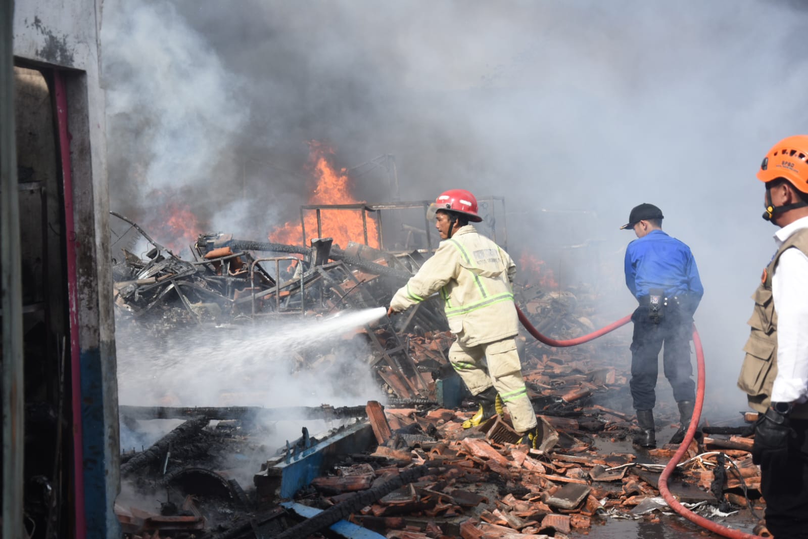 151 Kios Terbakar di Pasar Besi Cikurubuk Kota Tasikmalaya Pagi Tadi