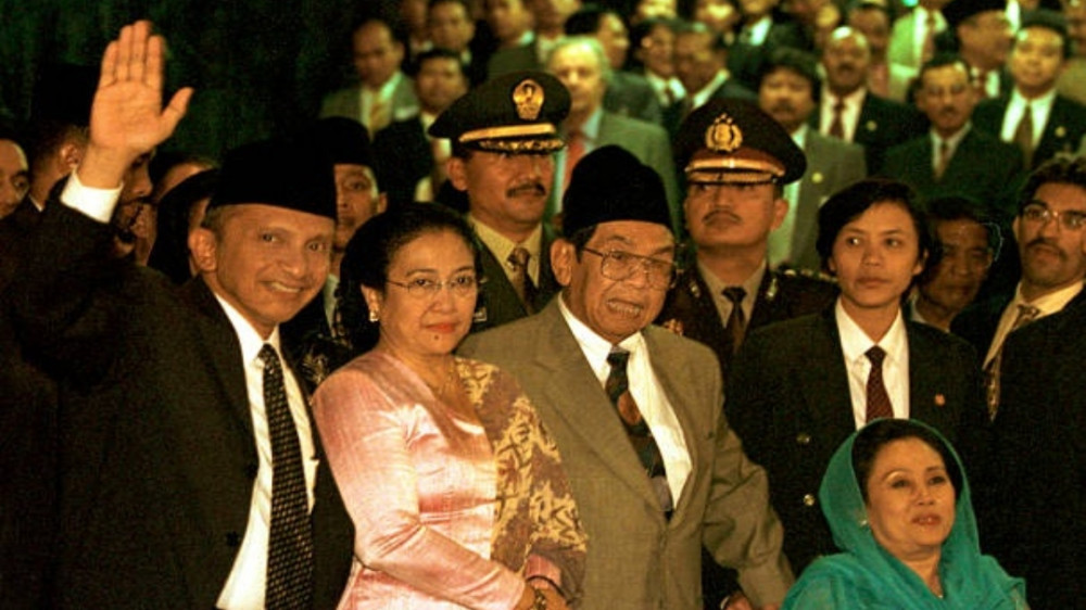 Dari Pertempuran Laut Trafalgar hingga Terpilihnya Megawati Soekarnoputri Sebagai Wapres RI