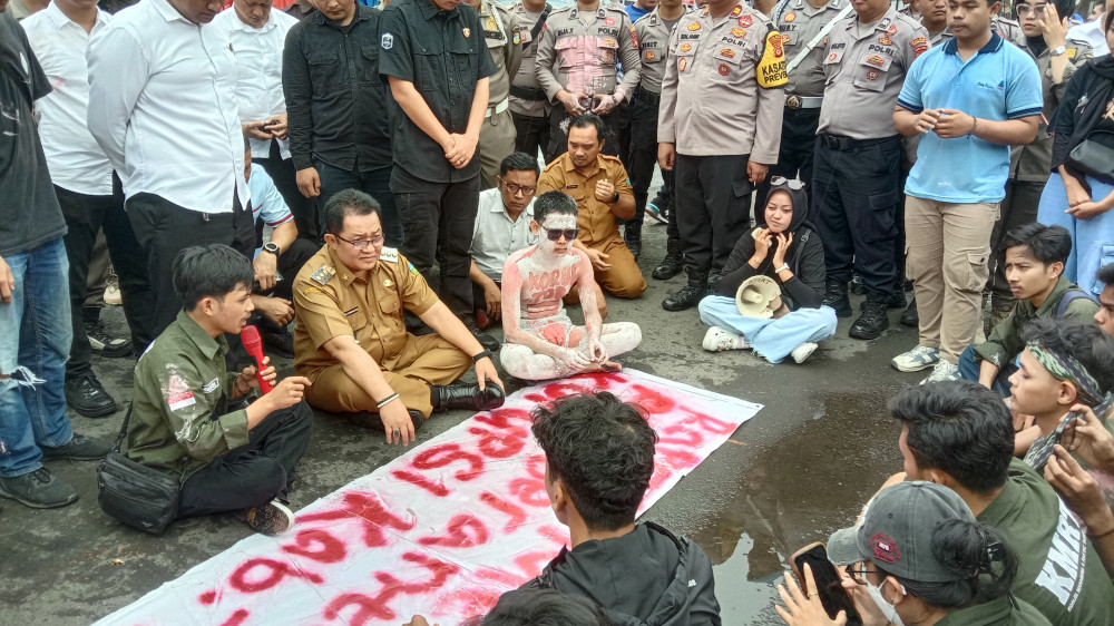 Mahasiswa Desak Pemkab Tasikmalaya Tanda Tangani Fakta Integritas Anti Korupsi, Aksi Ricuh di Gedung Bupati