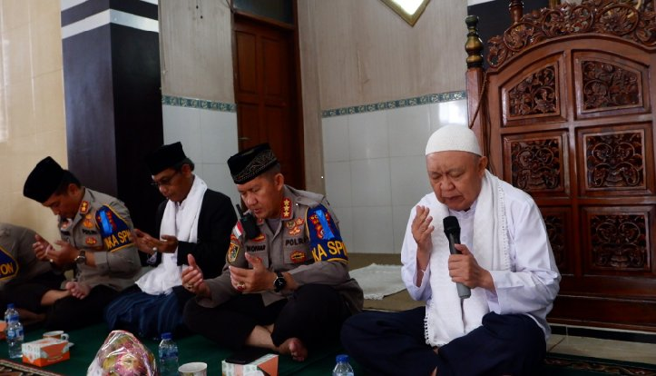 Mantan Kapolres Tasikmalaya Kota Kombes Pol Noffan Widyayoko Menunaikan Ibadah Haji