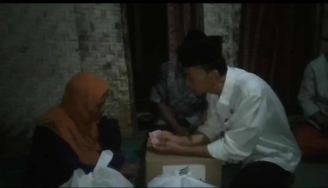 Dinsos Kota Tasikmalaya Bantu Warga Lansia Emak Jenab Melalui Program Tasik Bageur