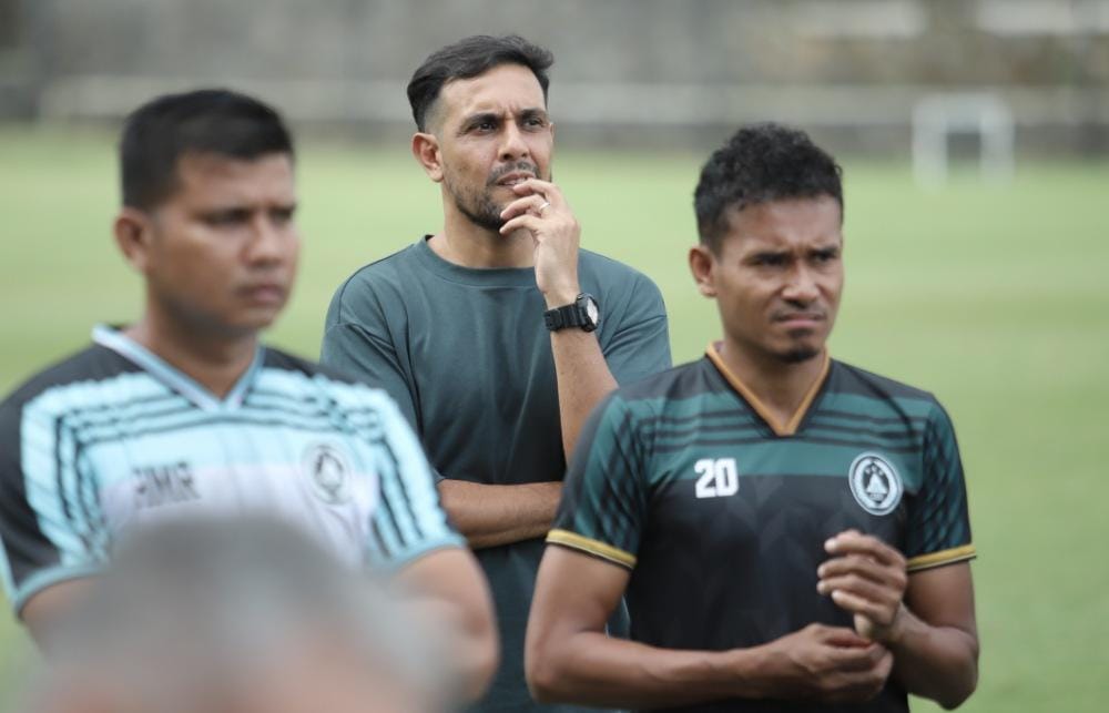 Masih Ingat Mantan Gelandang Persela Gustavo Lopez? Kini PSS Sleman Resmi Menunjuknya Menjadi Tim Manajer