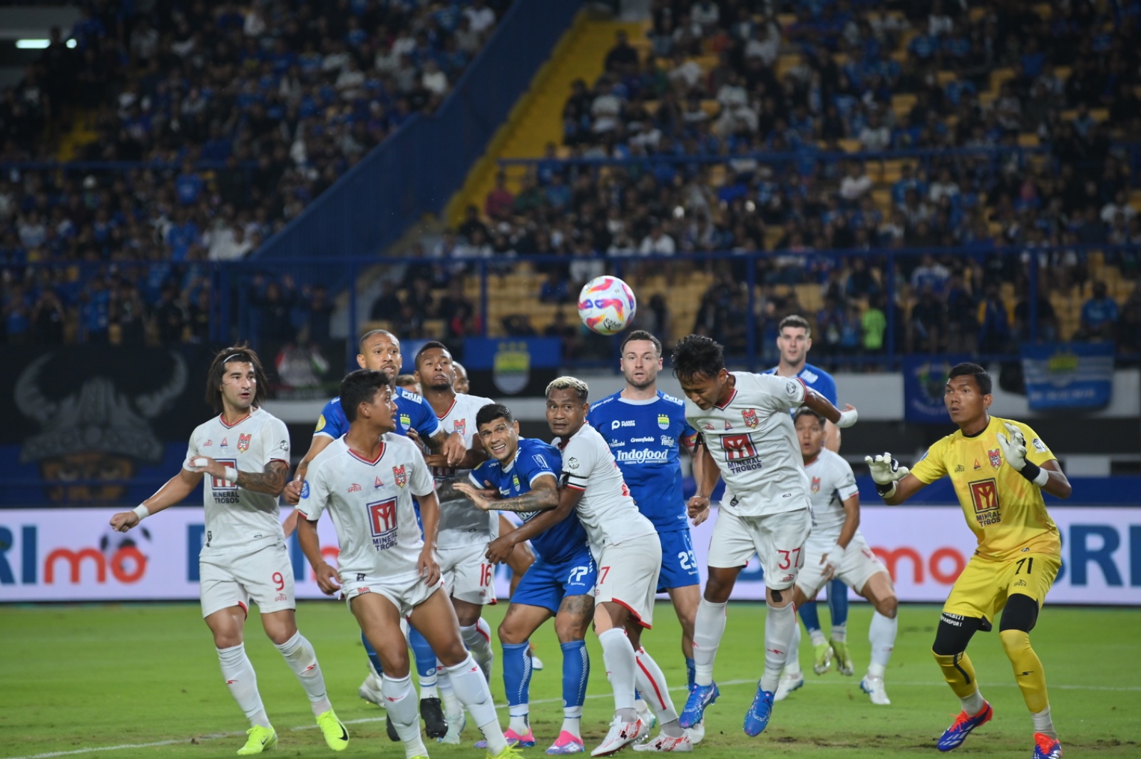 Pelatih Malut United Buka-bukaan Usai Dikalahkan Persib Bandung: ’Kami Kecolongan…’