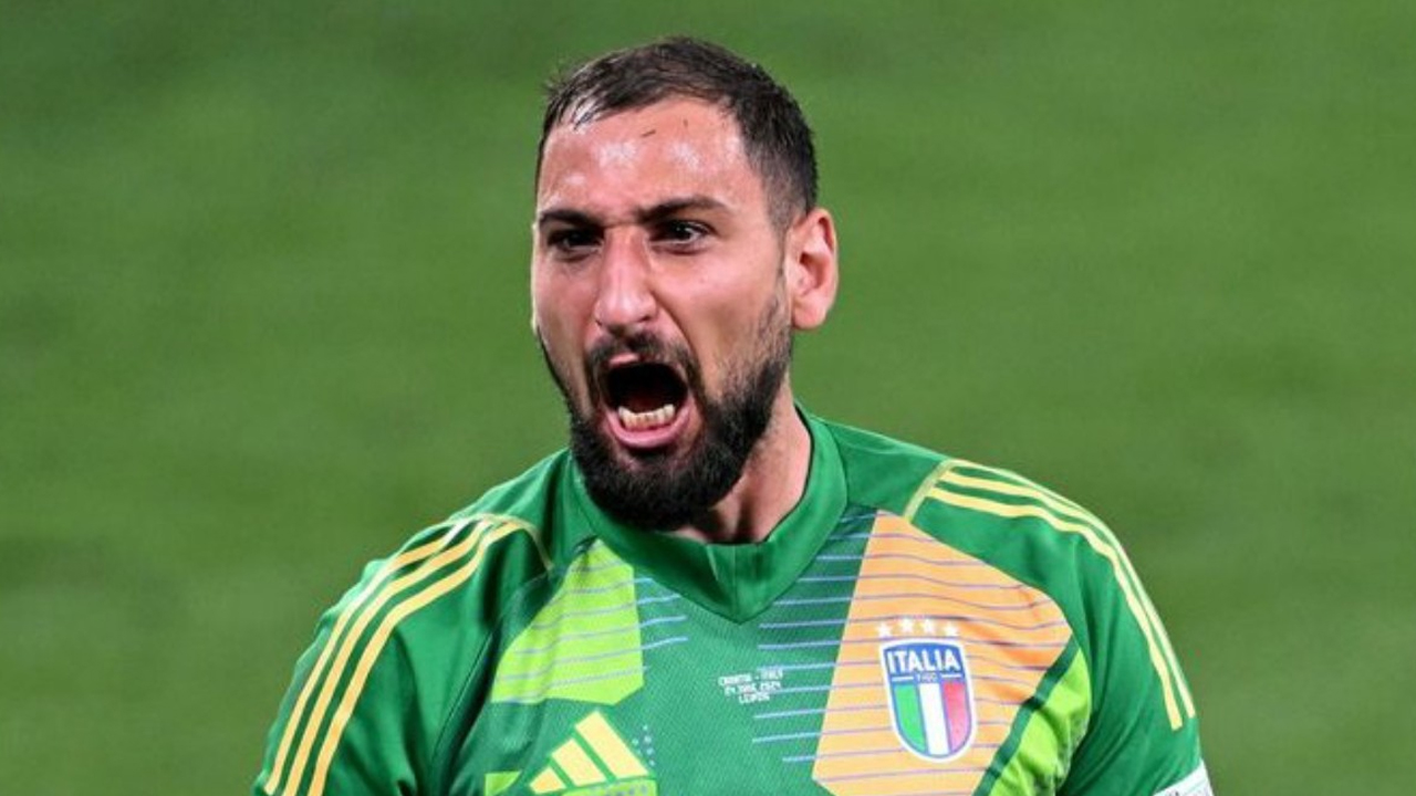 PSG Gaet Kiper Terbaik Ligue 1, Masa Depan Gianluigi Donnarumma Terancam?