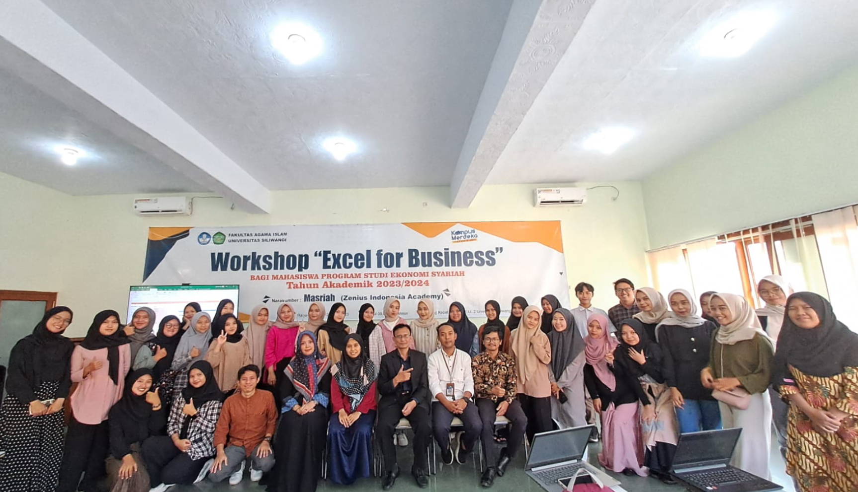 Mahasiswa Fakultas Agama Islam Unsil Ikut Workshop Excel For Business