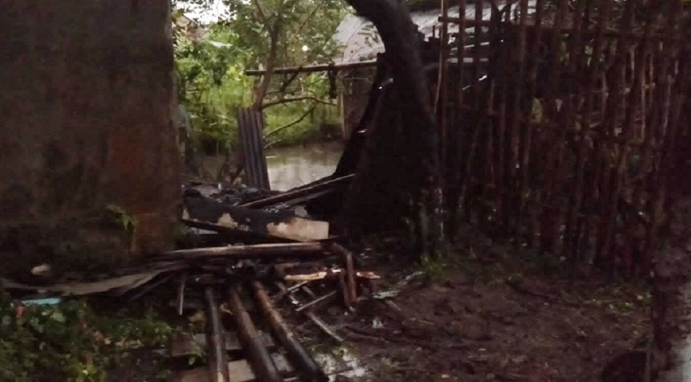 Sambaran Petir, Saung dan Kandang Ayam di Jalan Saptamarga Kota Tasik Terbakar
