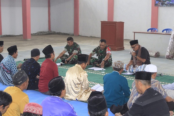 Satgas TMMD ke-115 Kodim 0612/Tasikmalaya Doa Bersama dengan Warga Bojongasih  