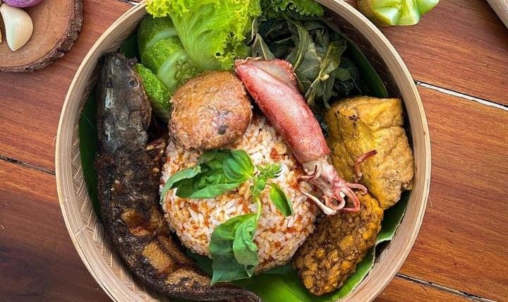 Kuliner Tasik, Rumah Makan Nikmat Sagalana Hidangkan Kuliner Khas Sunda, Sambal Cumi Pete Juaranya