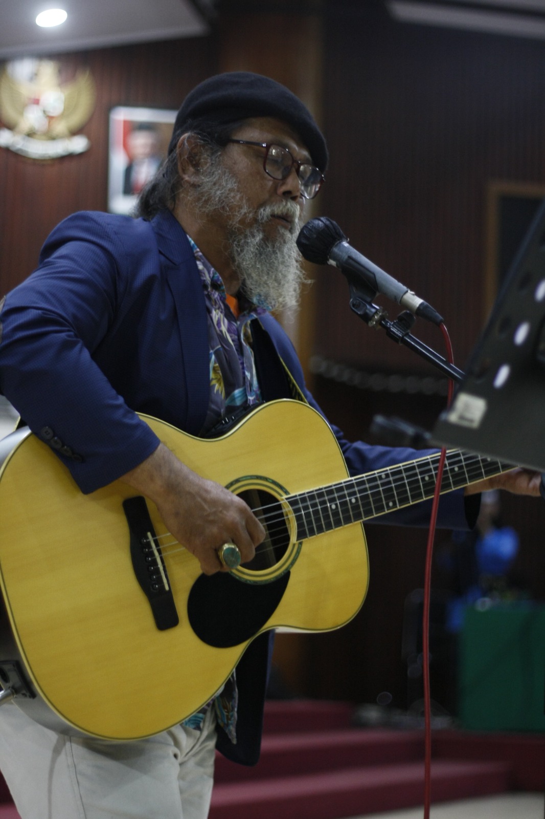 HUT RI ke-78  Musisi Bandung Edi Risana Dendangkan Lagu Keren: Satu Abad Indonesia!