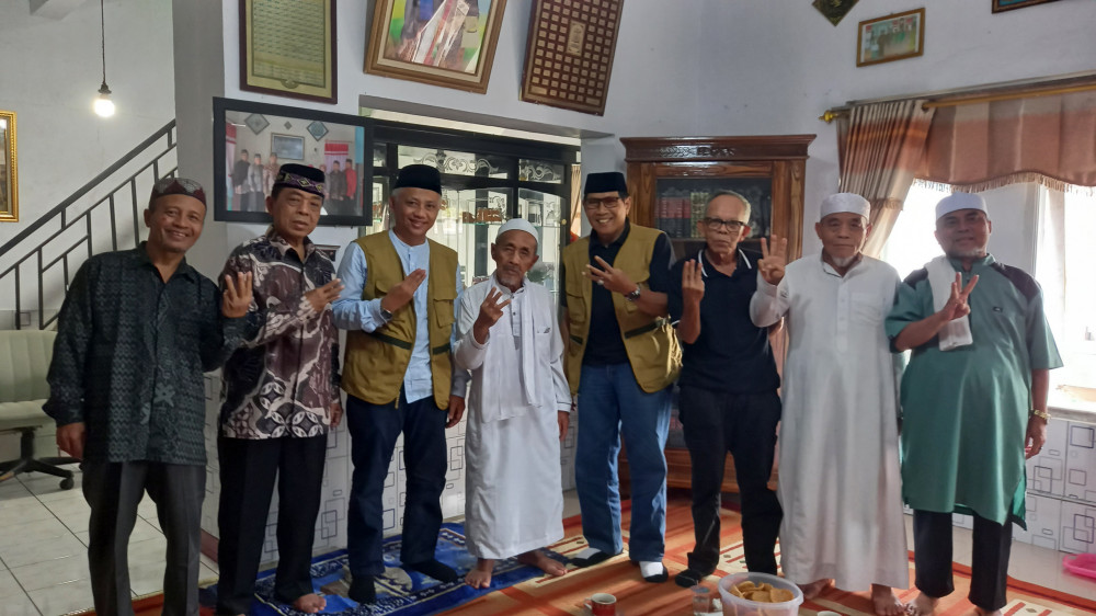 Yusuf-Hendro dapat Restu Sesepuh Pondok Pesanten, Kata KH Mama Yusuf: Lanjutkan!!!