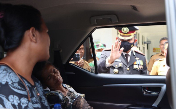 Aksi Terpuji Kapolres Tapanuli Selatan, Mobil Dinas Digunakan Mengantar Ibu Tua