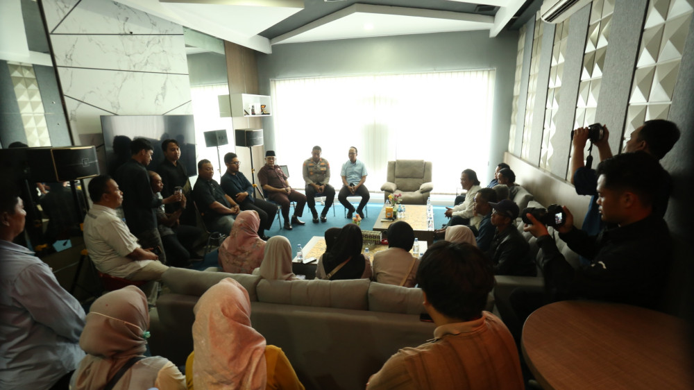 Warga Sukalaksana Akhirnya Ditemui Wali Kota Tasikmalaya, Jalan Rusak 18 Tahun Akan Diprioritaskan Perbaikan