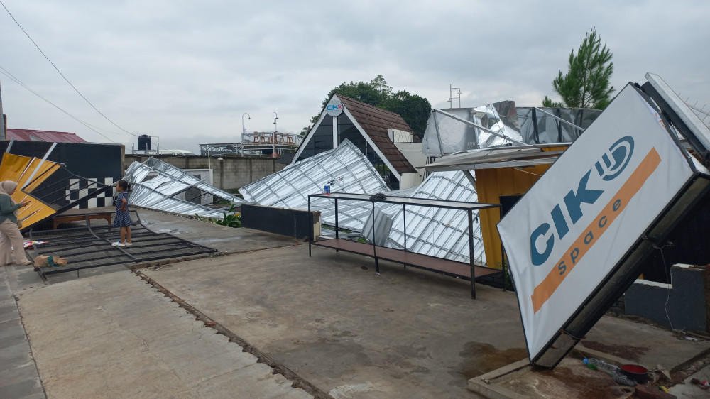 Deretan Kedai di Jalan Baru Purbaratu Tasikmalaya Ternyata Tak Berizin, Pemkot Akan Tertibkan?