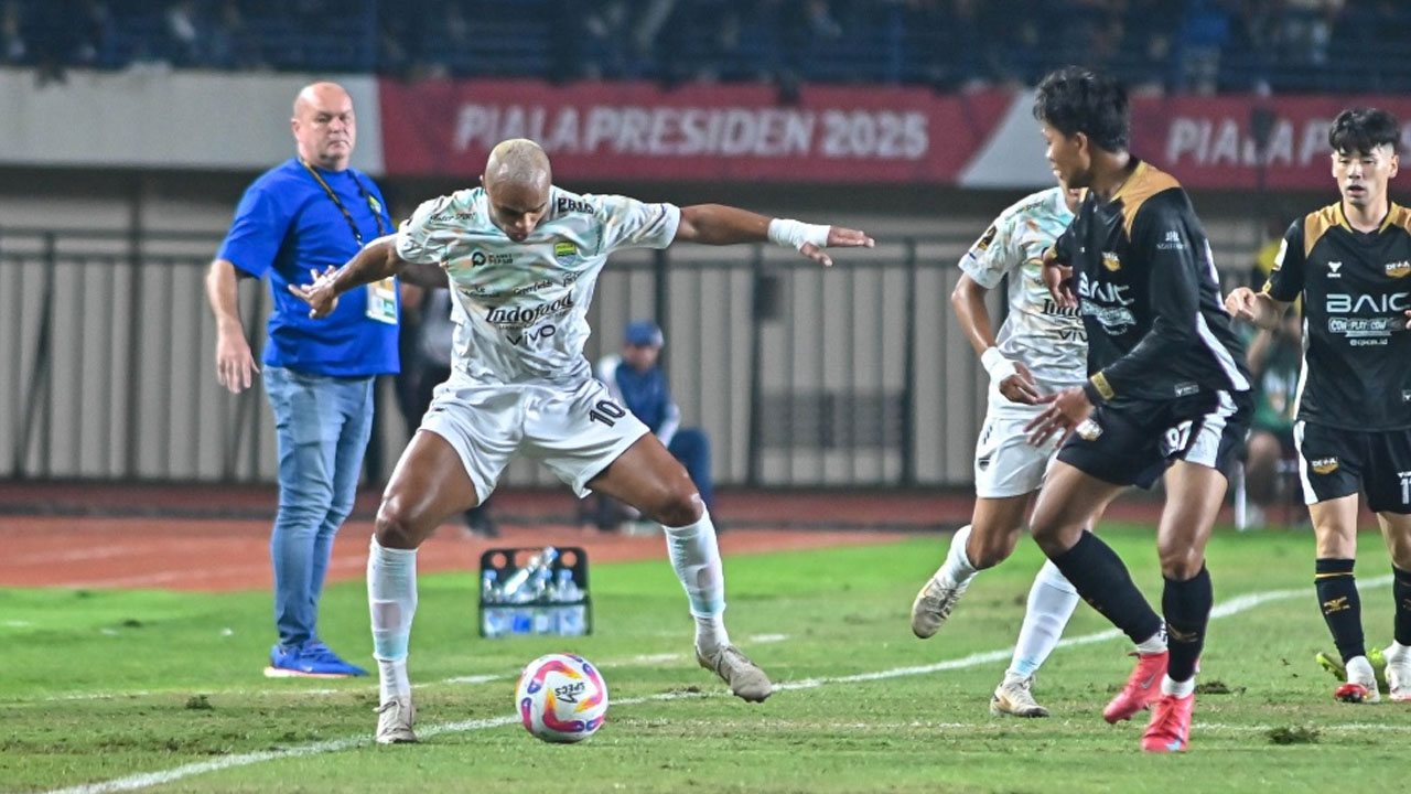 Alasan Persib TC di Thailand Diungkap Adhitia Putra Herawan, Berikut Penailain Bojan Hodak untuk Pemain Baru