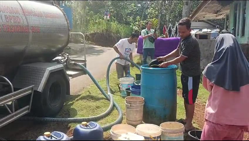 BPBD Kota Tasikmalaya Salurkan 10.000 Liter Air Bersih per Hari untuk Atasi Kekeringan